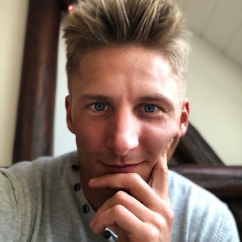 Chris, der Barde hinter WURZELKLANG